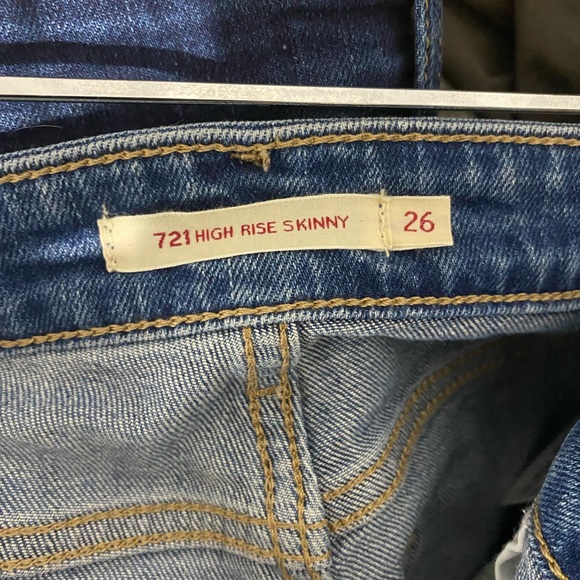 Levi’s 721 Distressed High Rise Skinny Jeans - Picture 5 of 9